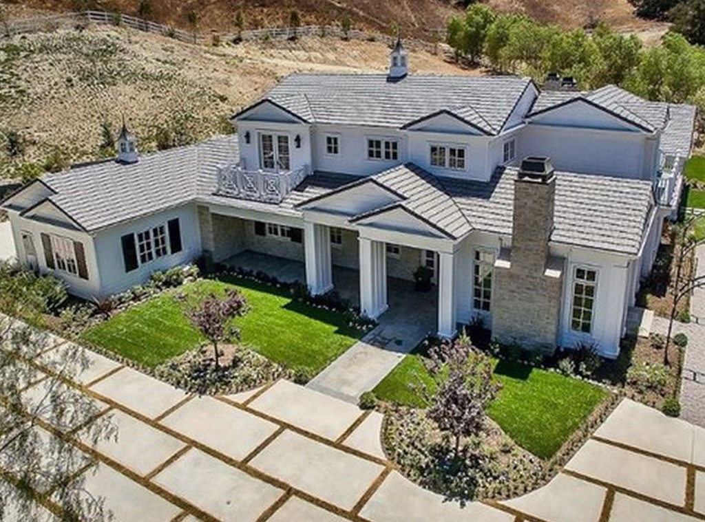 Untangling The Kardashian Real Estate Empire A Comprehensive Guide To The Family S Vast Array Of Homes E Online